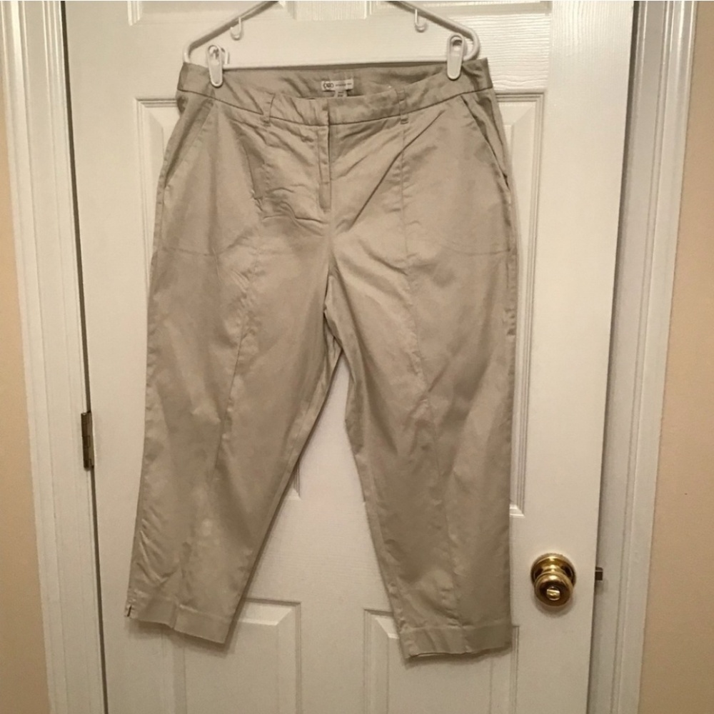 Cato's Khaki Colored Capris